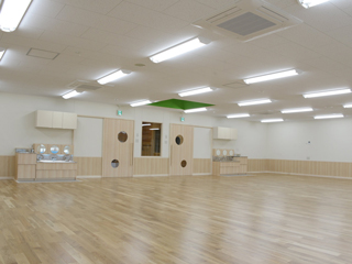 Ishinomaki-Higashi Nursery School December 2013 Construction completion. Nursery room-4,room-5.