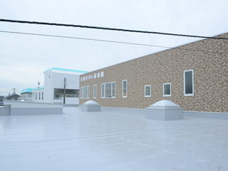 Ishinomaki-Higashi Nursery School December 2013 Construction completion. Roof (second floor)